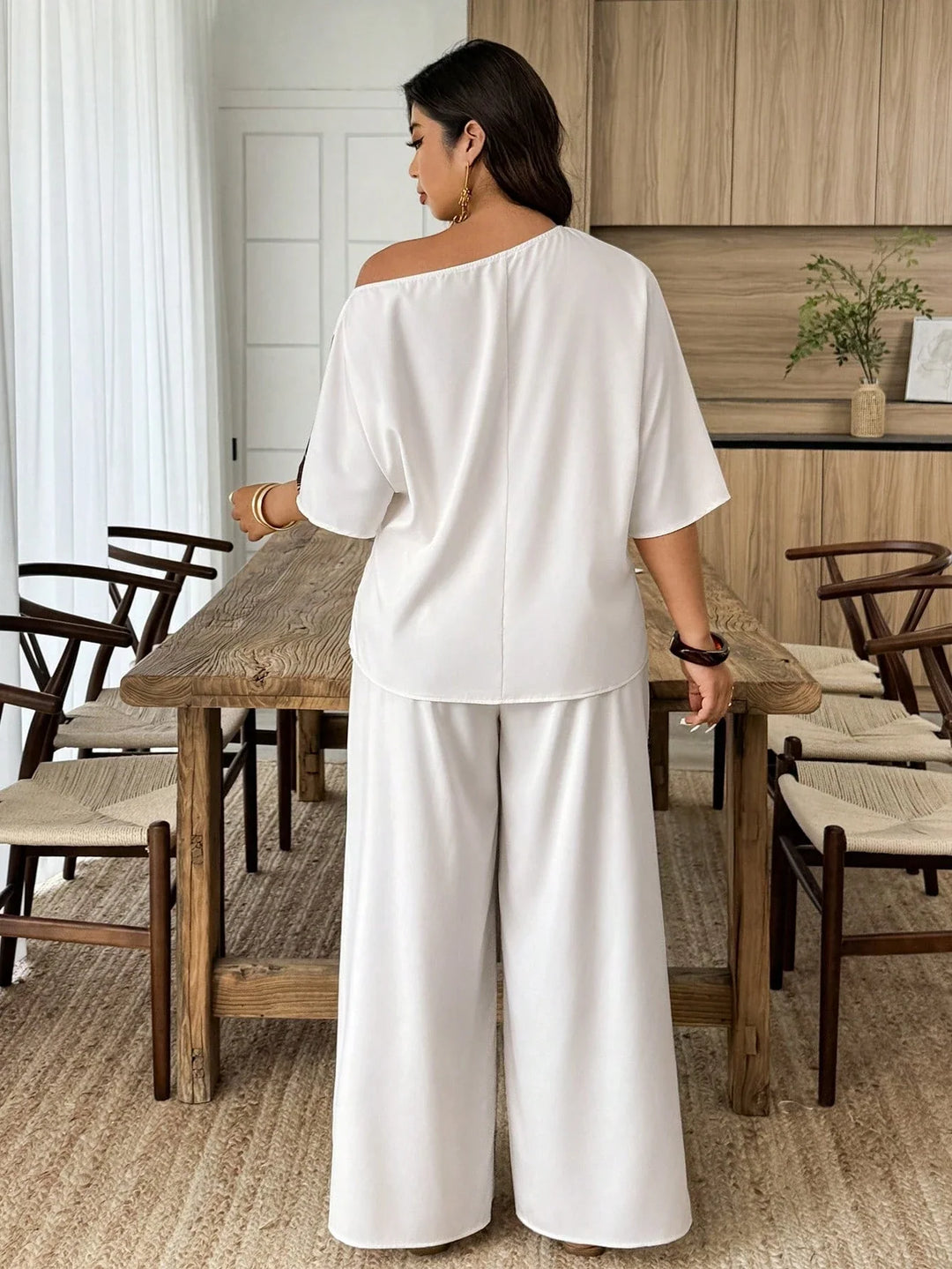 Olaya | Conjunto Curvy de Cuello Asimétrico y Pantalón