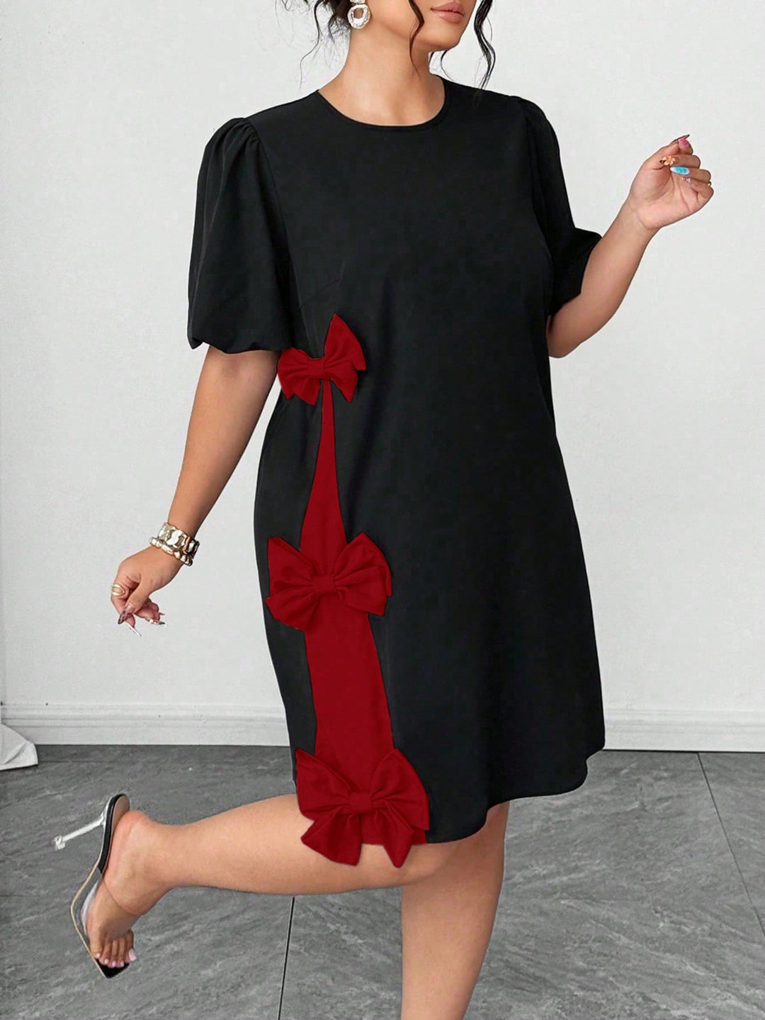 Magdalena | Vestido Curvy de Manga Pétalo con Lazo
