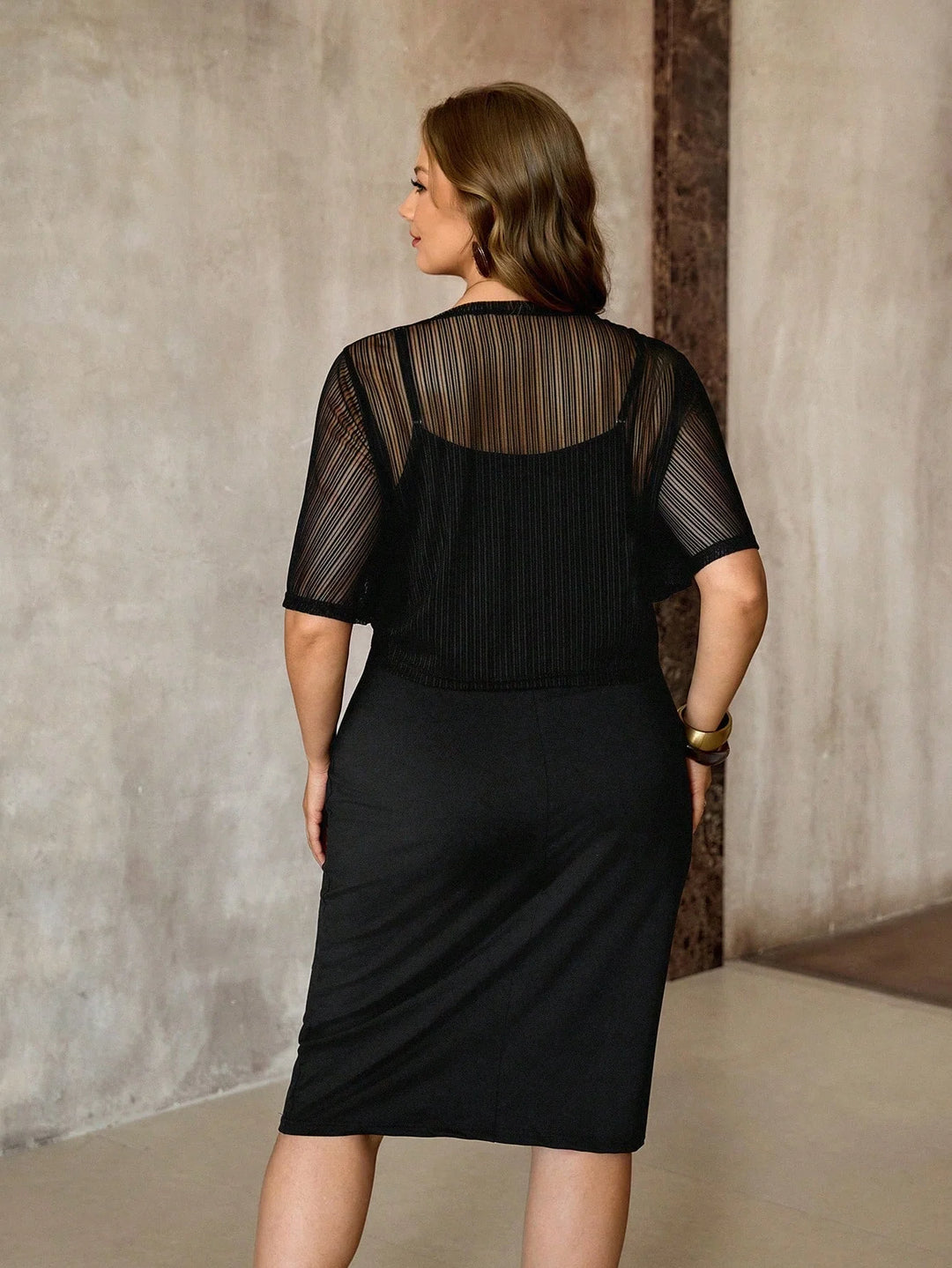 Nelida | Conjunto Curvy de Vestido y Top de Manga Corta
