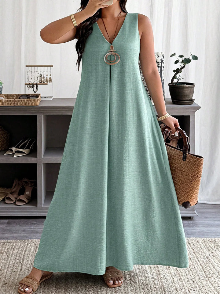 Agustina | Vestido Maxi Curvy Sin Mangas con Escote en V