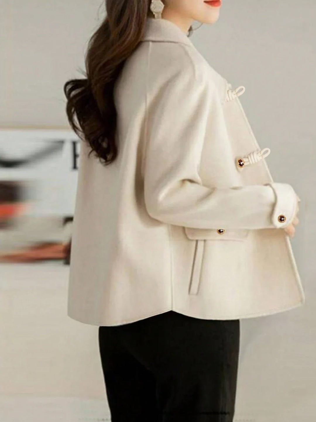 Teresa | Chaqueta Curvy Corta de Lana con Solapas