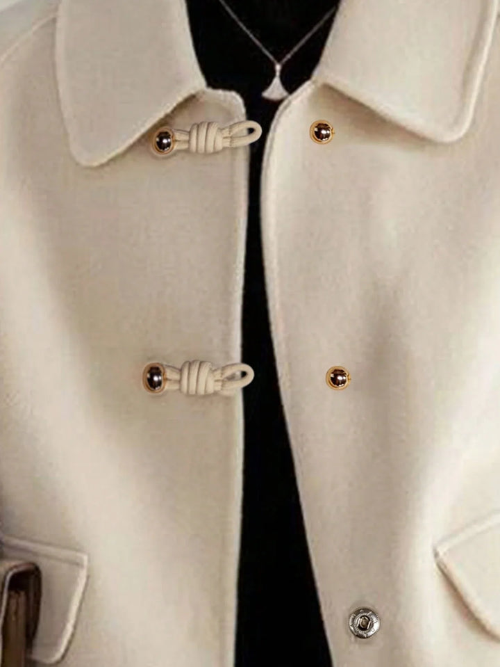 Teresa | Chaqueta Curvy Corta de Lana con Solapas