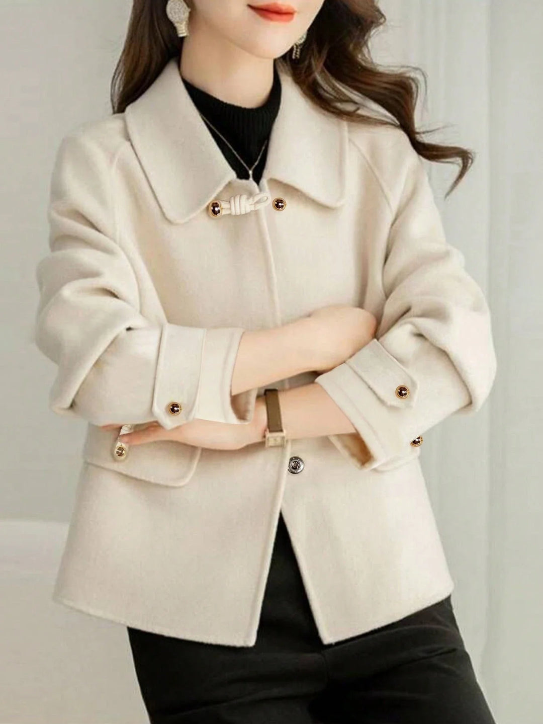 Teresa | Chaqueta Curvy Corta de Lana con Solapas