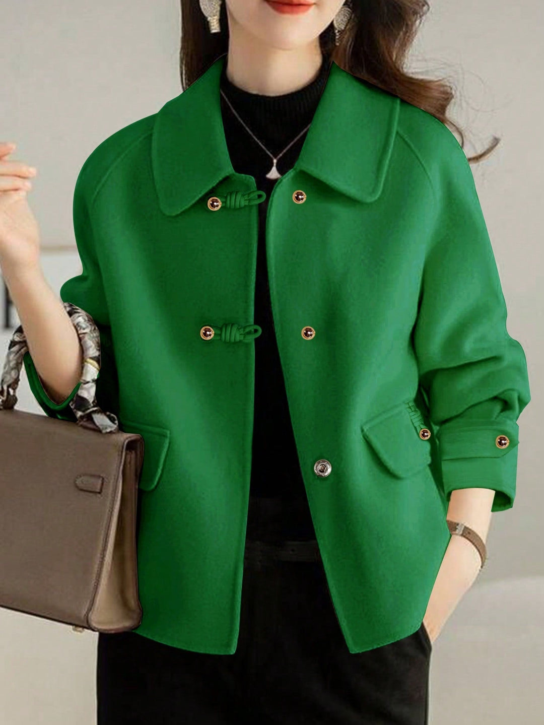 Teresa | Chaqueta Curvy Corta de Lana con Solapas
