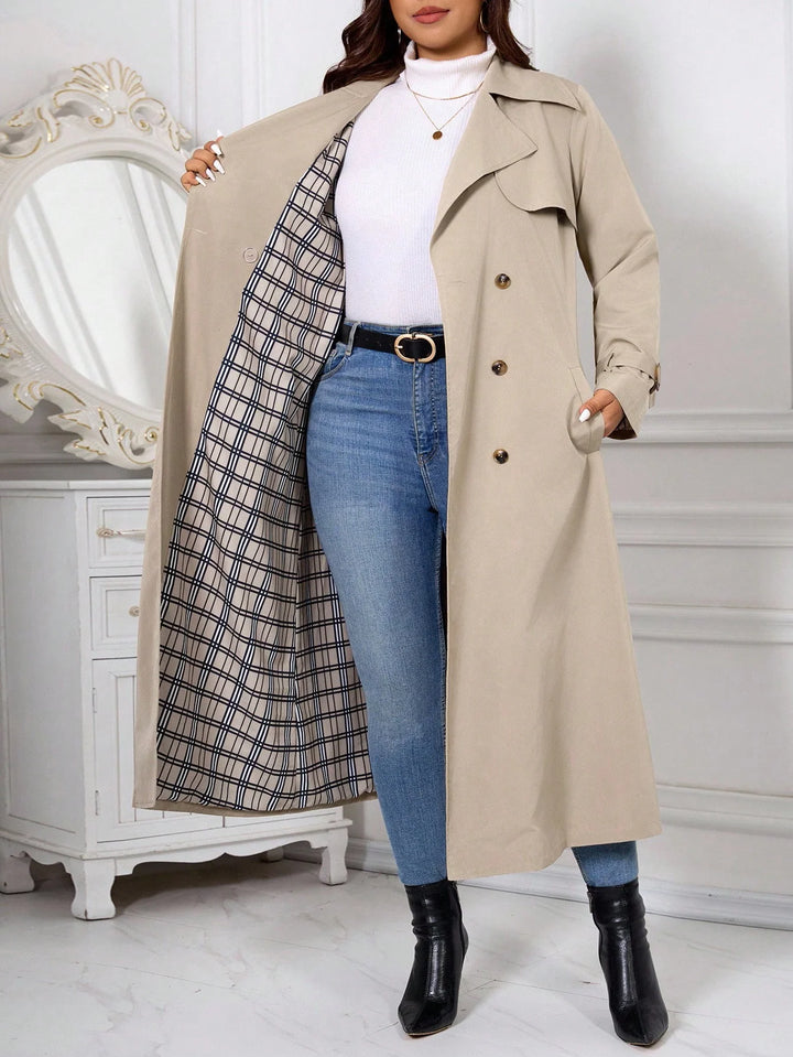 Daniela | Gabardina Curvy Lisa de Estilo Casual