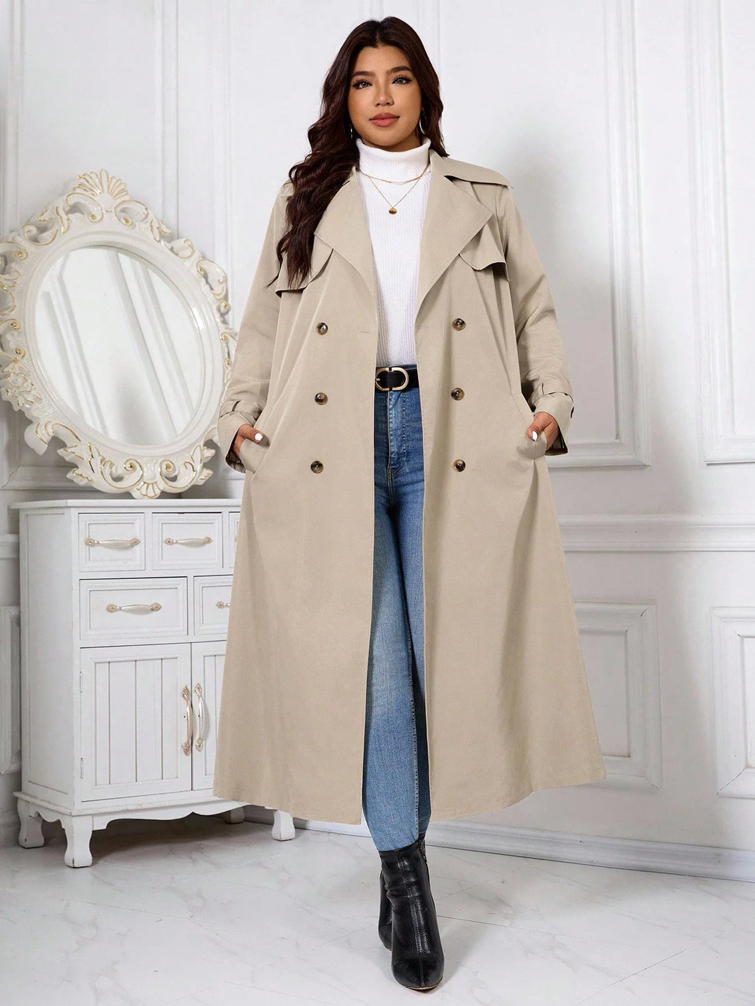 Daniela | Gabardina Curvy Lisa de Estilo Casual