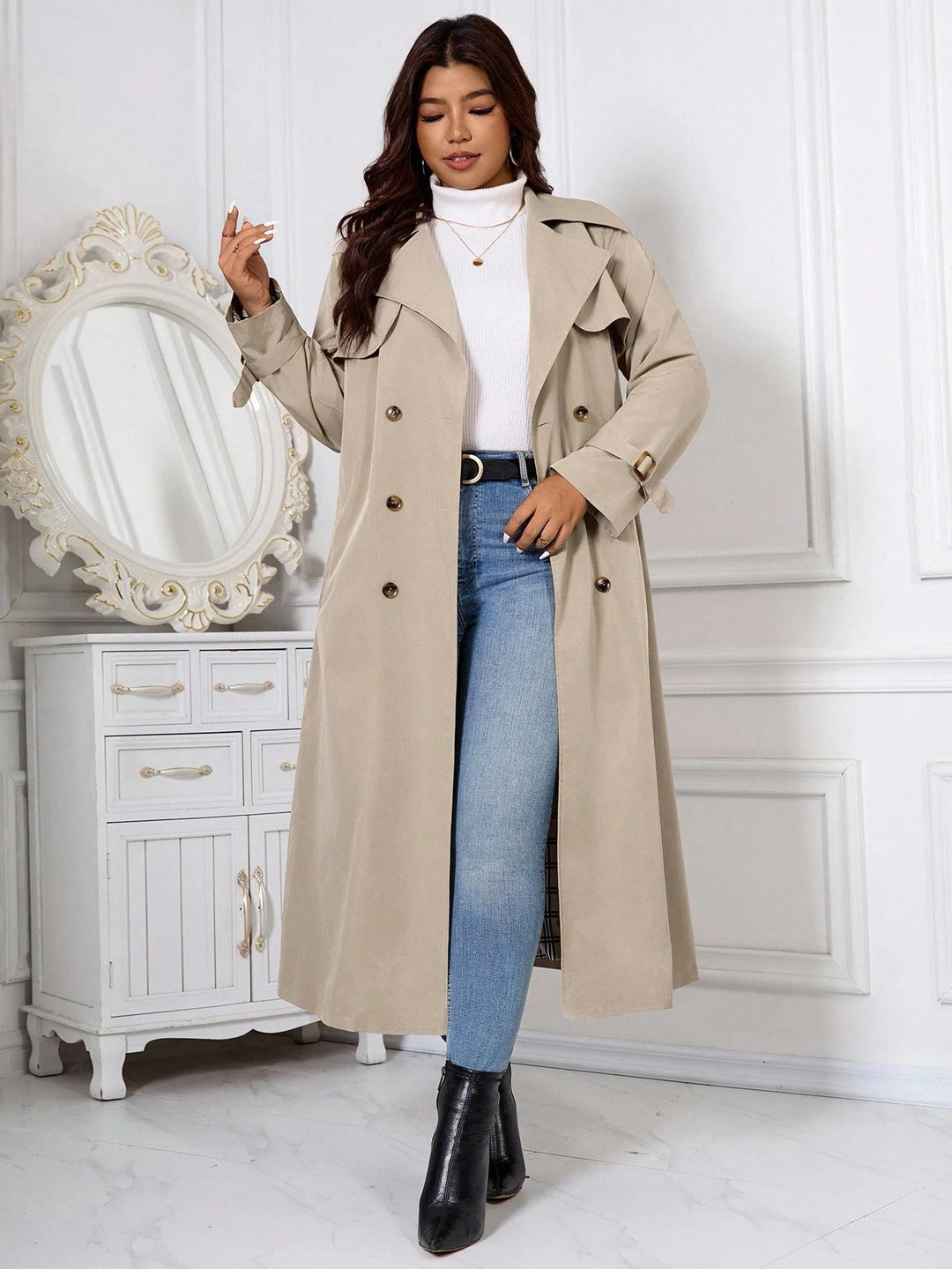 Daniela | Gabardina Curvy Lisa de Estilo Casual