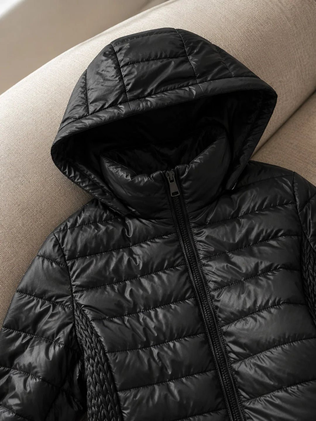 Laura | Chaqueta Curvy Acolchada con Capucha