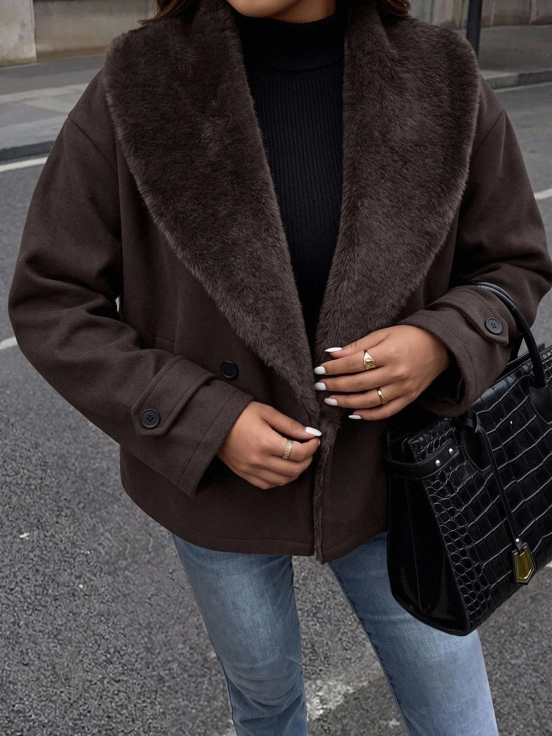Rocío | Chaqueta Curvy de Lana con Detalles de Pelo