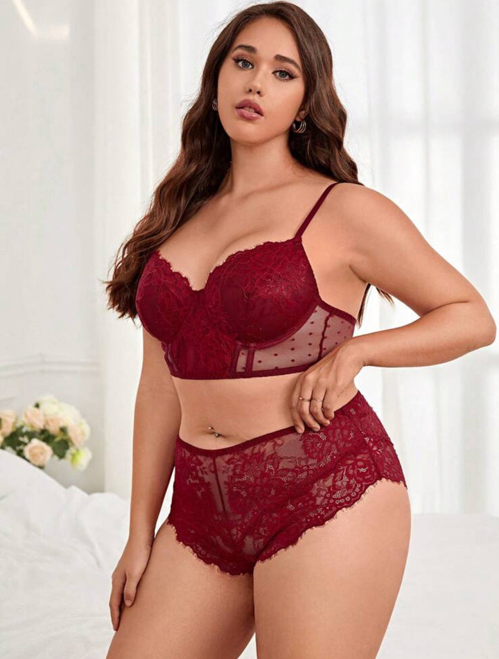 Conjunto de lencería curvy de encaje floral con aros