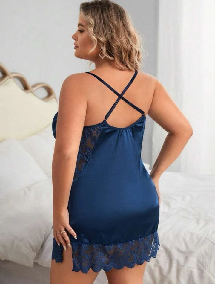 Picardías curvy de satén y encaje con tanga