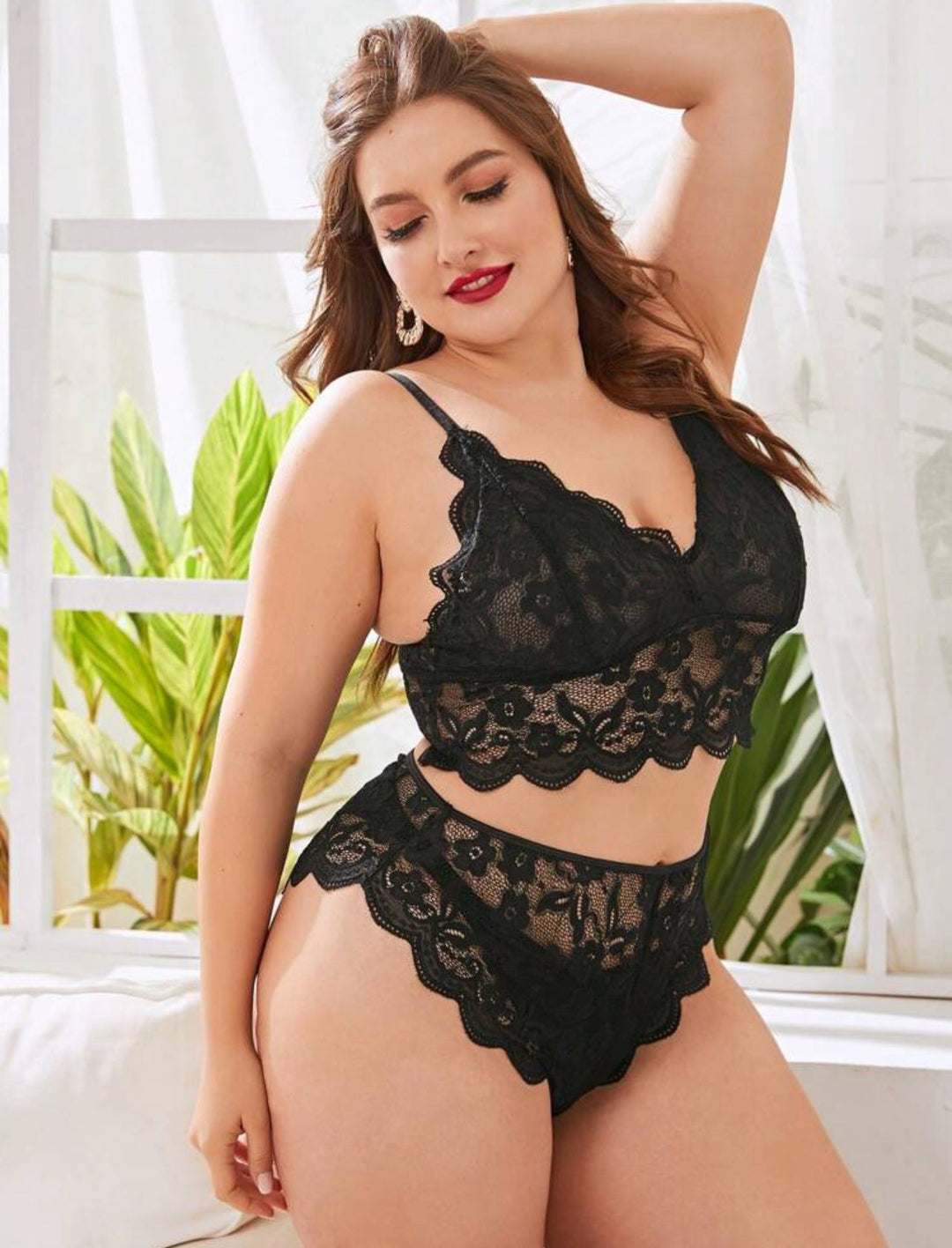 Conjunto curvy de lencería sexy con bordes festoneados