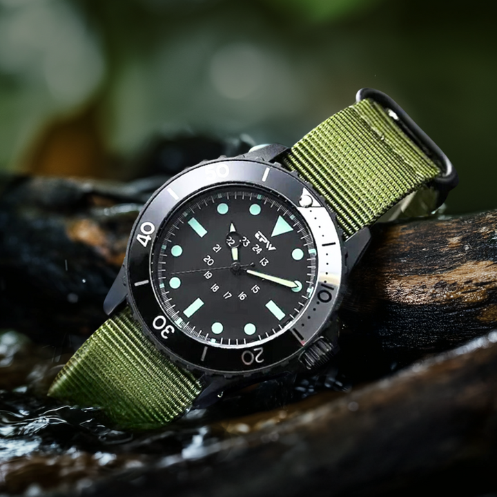 Reloj de campo estilo buzo táctico impermeable