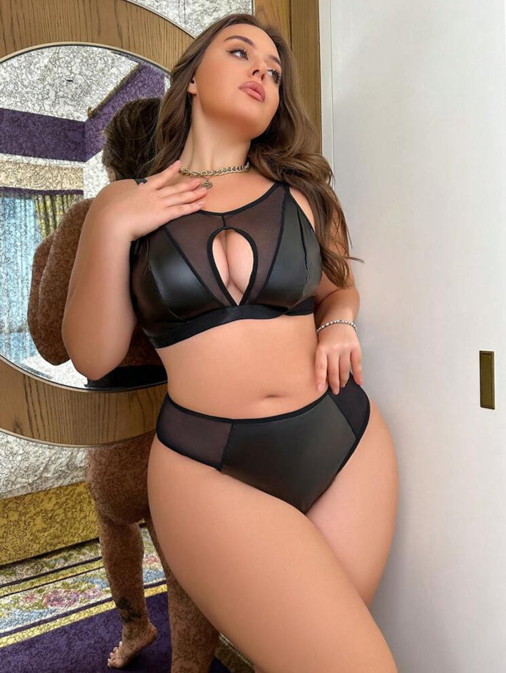 Conjunto curvy de lencería de tul con detalles efecto cuero