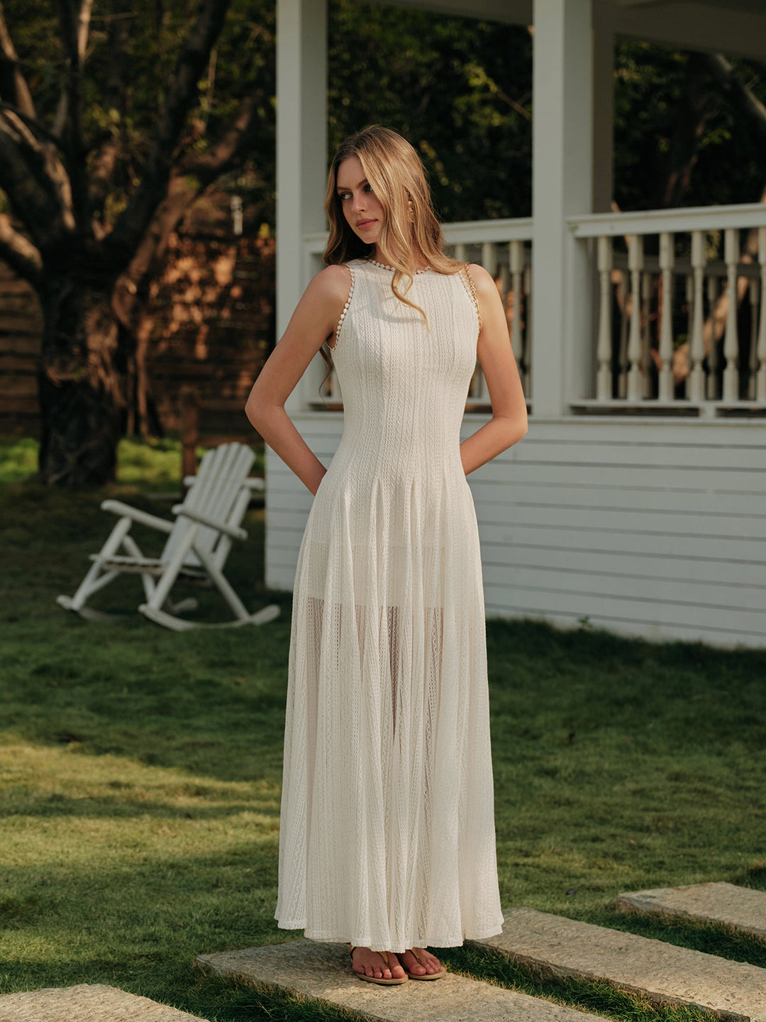 Vestido Sin Mangas de Encaje Semitransparente