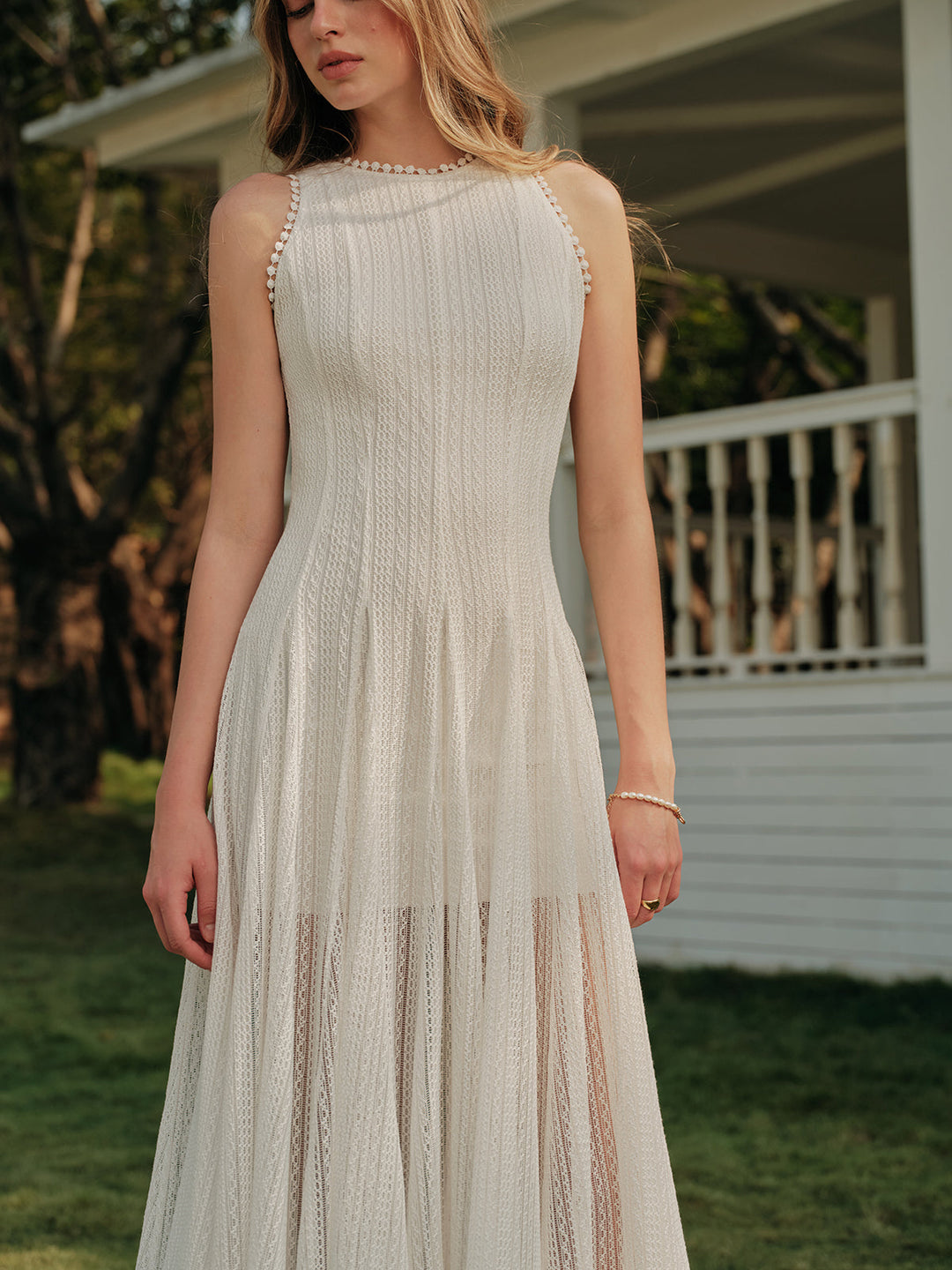 Vestido Sin Mangas de Encaje Semitransparente
