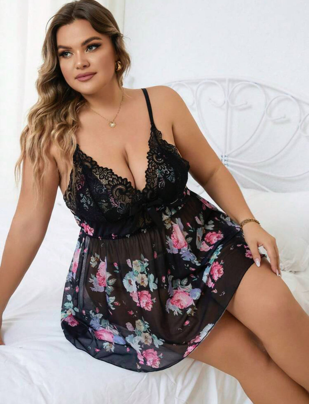 Picardías curvy con estampado floral y encaje