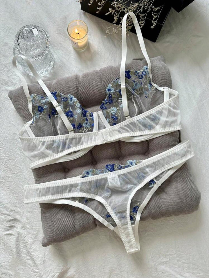 Conjunto curvy de lencería de tul bordado floral con aros