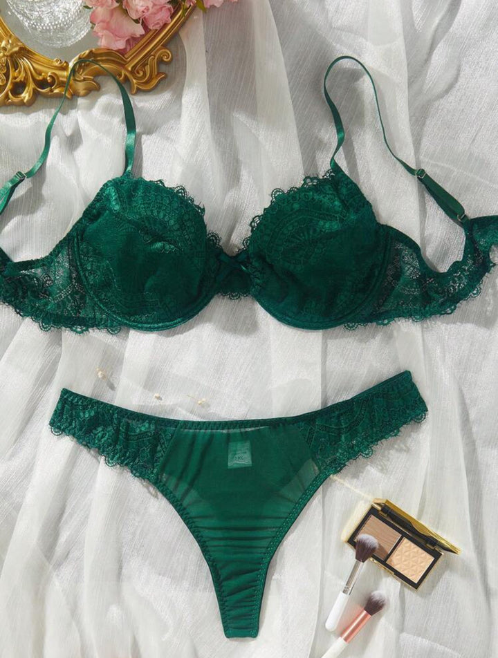 Conjunto curvy de lencería floral con aros