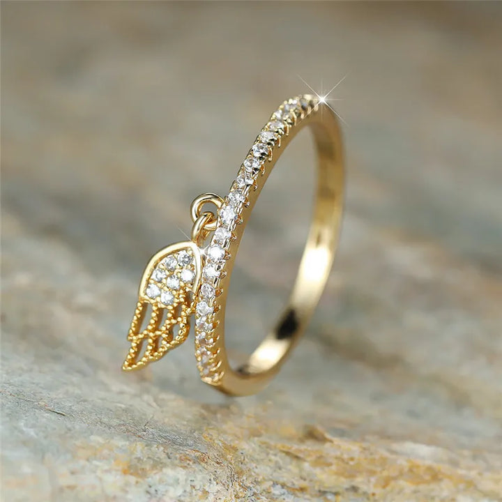 Leuke Vrouwelijke Kristallen Engel Vleugel Hanger Ring Trendy Goud Zilver Kleur Verlovingsring Charme Zirkoon Steen Trouwringen Voor Vrouwen