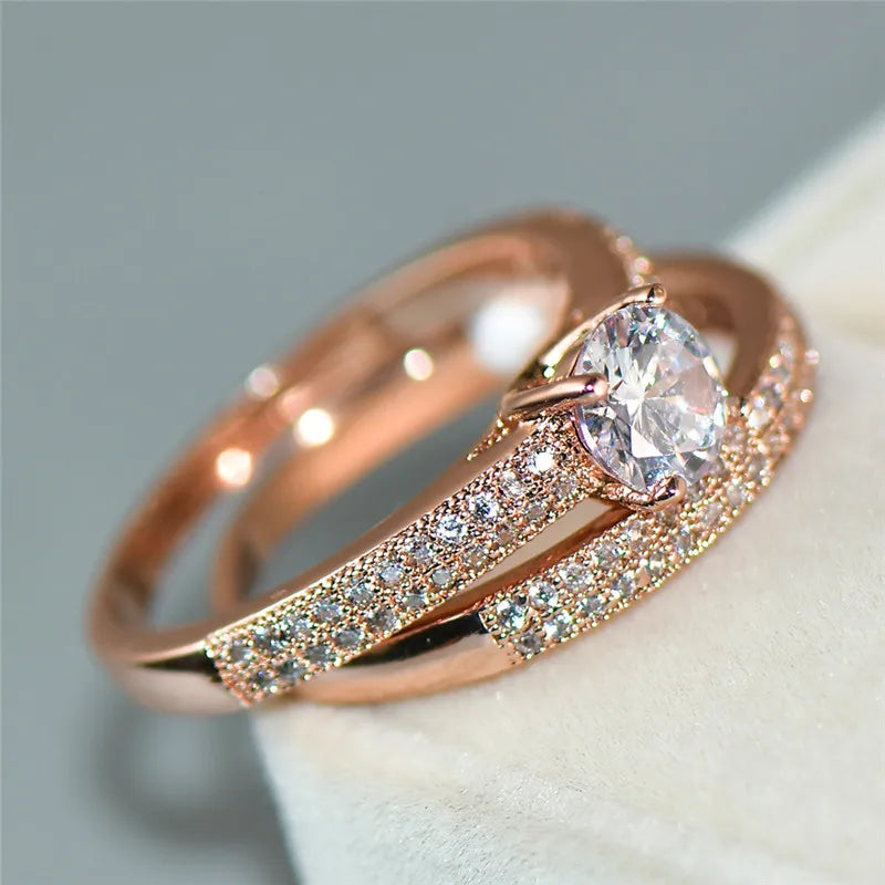 Luxe Vrouwelijke Witte Bruidsring Set Mode Zilveren Kleur Gouden Trouwring Sieraden Belofte Liefde Ronde Verlovingsringen Voor Vrouwen