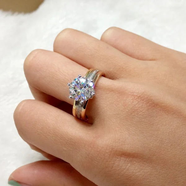 Lumi Round | White Crystal Ring