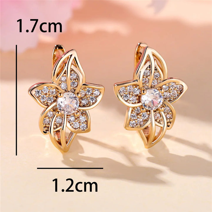 Charme Vrouwelijke Witte Kristallen Zirkoon Steen Bloem Hoepel Oorbellen Goud Kleur Eenvoudige Bruiloft Sieraden Voor Vrouwen