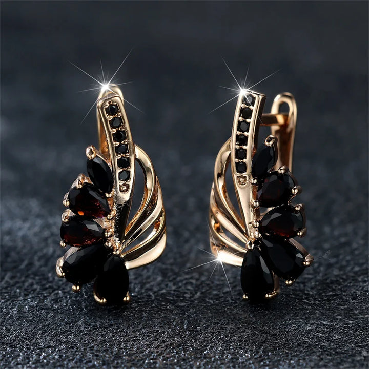 Onyxelle Black Teardrop Clip Earrings additional detail