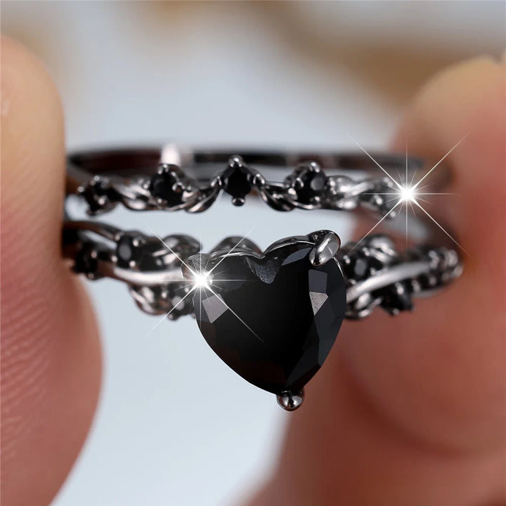 Noir Rouge | Heart Crystal Ring Set