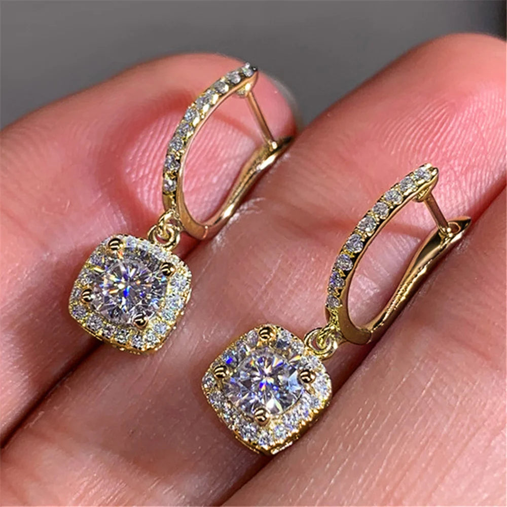 Charme Vrouwelijke Wit Rood Groen Blauw Zirkoon Steen Hoepel Oorbellen Zilver Kleur Eenvoudige Bruiloft Sieraden Voor Vrouwen