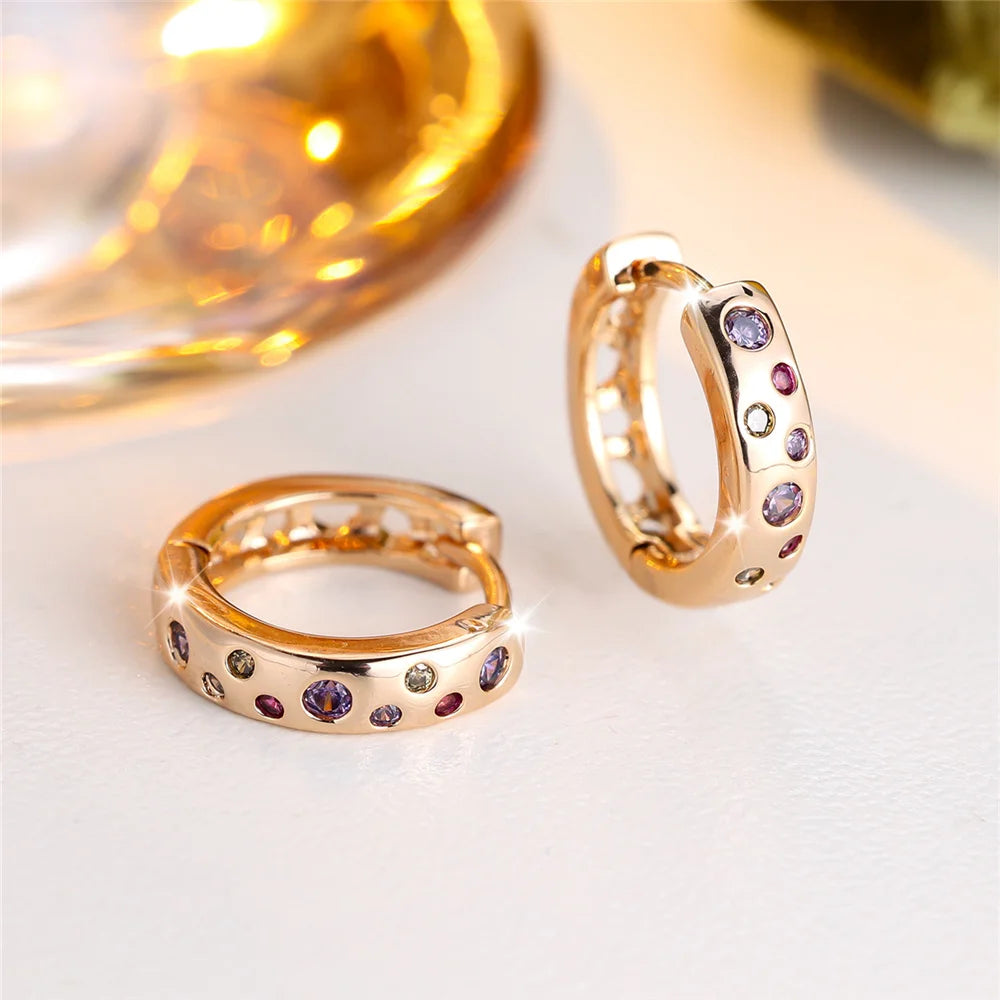 Charme Vrouwelijke Regenboog Kristal Zirkoon Steen Hoepel Oorbellen Goud Kleur Eenvoudige Bruiloft Sieraden Voor Vrouwen