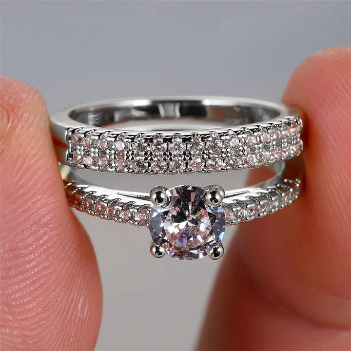 Luxe Vrouwelijke 2 stks Kleine Ronde Witte Zirkoon Stenen Ring Set Belofte Goud Kleur Bruiloft Verlovingssieraden Voor Vrouwen