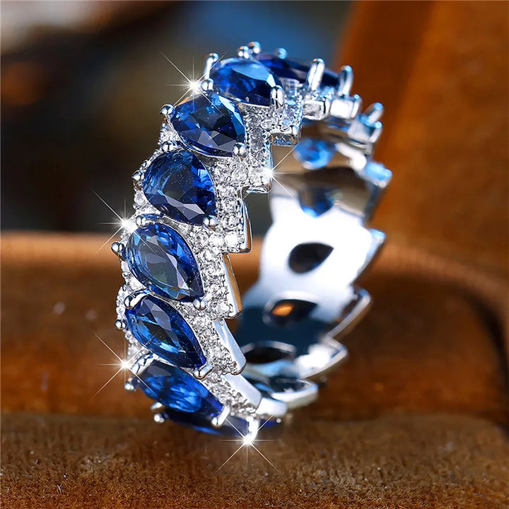 Luxe Vrouwelijke Blauwe Waterdruppel Zirkoon Steen Verlovingsring Trendy Zilveren Kleur Bruid Bruiloft Sieraden Cadeau Voor Vrouwen