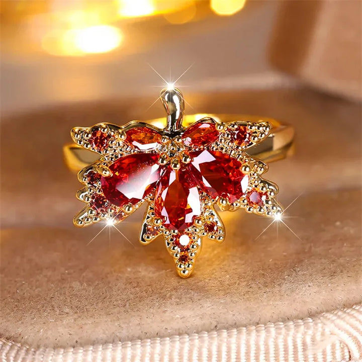 Leuke Vrouwelijke Rode Zirkoon Stenen Ring Trendy Geel Goud Kleur Esdoorn Verlovingsbruid Bruiloft Sieraden Cadeau Voor Vrouwen