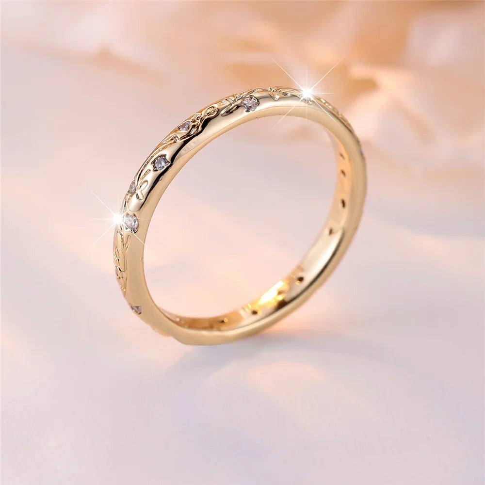 Luxe Vrouwelijke Witte Bloem Ronde Zirkoon Stenen Ring Sierlijke Gouden Kleur Bruiloft Sieraden Voor Vrouwen