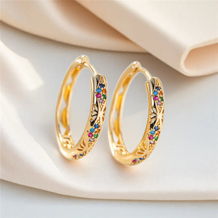 Leuke Vrouwelijke Witte Regenboog Zirkoon Steen Hoepel Oorbellen Luxe Gouden Kleur Bruiloft Sieraden Voor Vrouwen