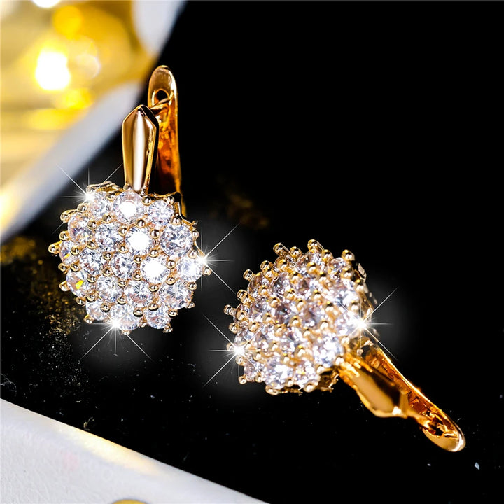 Leuke kleine witte zirkoon steen sneeuwvlok hoepel oorbellen voor vrouwen charme vrouwelijke zilveren kleur bruiloft sieraden cadeau