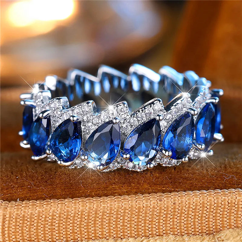 Luxe Vrouwelijke Blauwe Waterdruppel Zirkoon Steen Verlovingsring Trendy Zilveren Kleur Bruid Bruiloft Sieraden Cadeau Voor Vrouwen