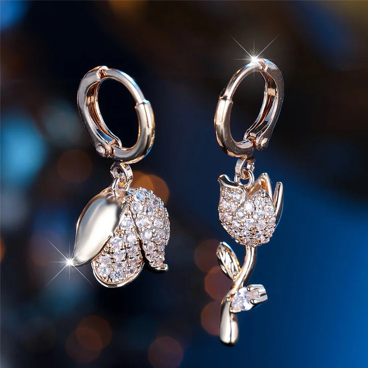 Charme Vrouwelijke Witte Kristal Zirkoon Steen Roos Bloem Hoepel Oorbellen Goud Kleur Eenvoudige Bruiloft Sieraden Voor Vrouwen