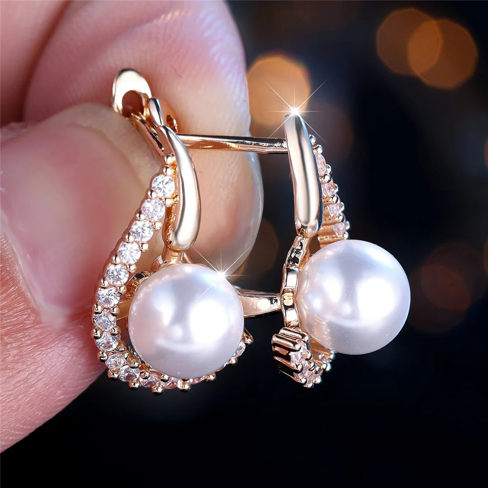 Charme Vrouwelijke Witte Parel Kristal Zirkoon Steen Hoepel Oorbellen Goud Kleur Eenvoudige Bruiloft Sieraden Voor Vrouwen