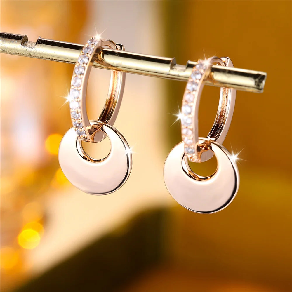 Charme Vrouwelijke Witte Kristallen Zirkoon Steen Hoepel Oorbellen Goud Kleur Eenvoudige Bruiloft Sieraden Voor Vrouwen