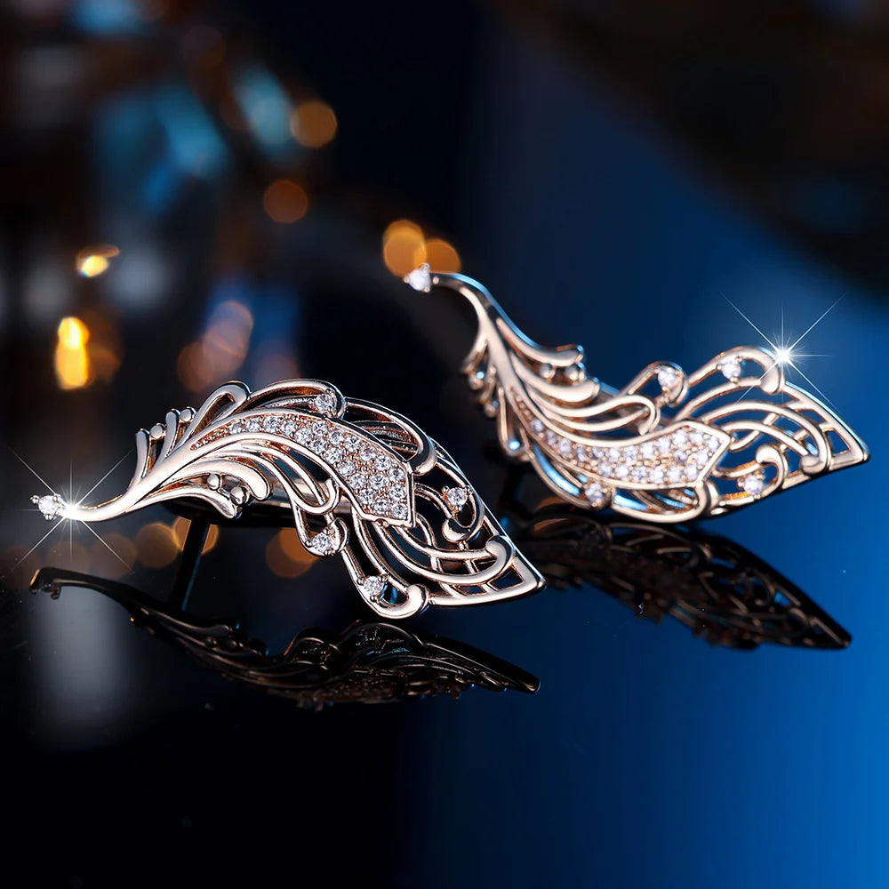 Charme Vrouwelijke Witte Kristallen Zirkoon Steen Veer Hoepel Oorbellen Goud Kleur Eenvoudige Bruiloft Sieraden Voor Vrouwen