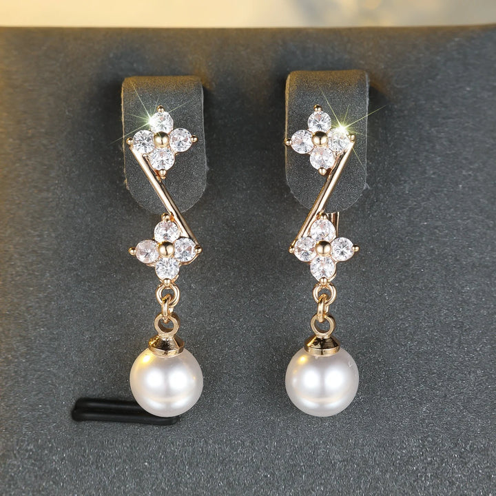 Witte Parel Zirkoon Steen Bloem Hoepel Oorbellen Luxe Vrouwelijke Gouden Kleur Bruiloft Sieraden Voor Vrouwen