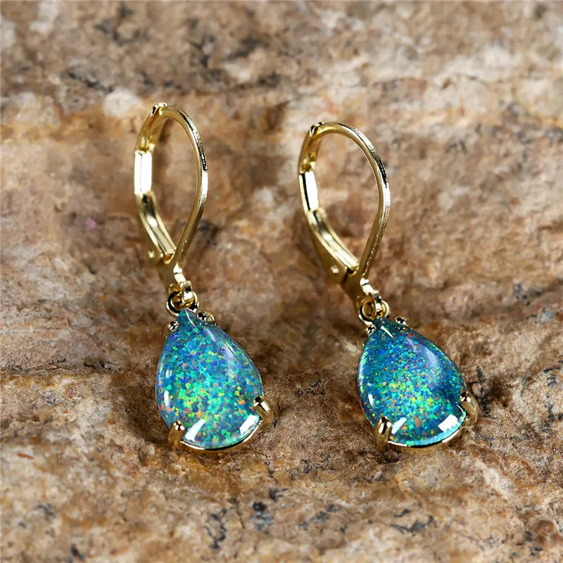Vrouwelijke Witte Vuur Opaal Steen Klassieke Gouden Kleur Waterdruppel Oorbellen Schattige Bengelen Boho Sieraden Voor Vrouwen