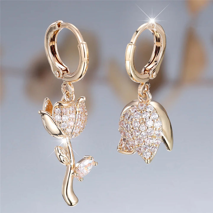 Charme Vrouwelijke Witte Kristal Zirkoon Steen Roos Bloem Hoepel Oorbellen Goud Kleur Eenvoudige Bruiloft Sieraden Voor Vrouwen