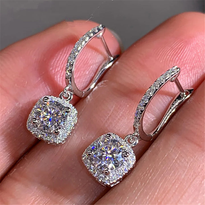 Charme Vrouwelijke Wit Rood Groen Blauw Zirkoon Steen Hoepel Oorbellen Zilver Kleur Eenvoudige Bruiloft Sieraden Voor Vrouwen