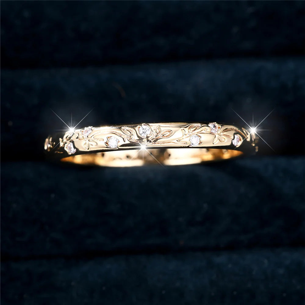 Luxe Vrouwelijke Witte Bloem Ronde Zirkoon Stenen Ring Sierlijke Gouden Kleur Bruiloft Sieraden Voor Vrouwen