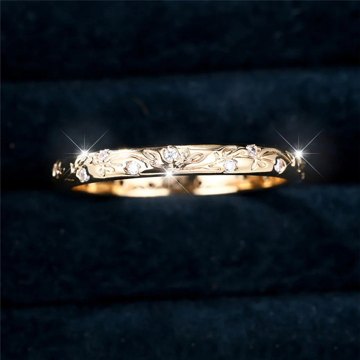 Luxe Vrouwelijke Witte Bloem Ronde Zirkoon Stenen Ring Sierlijke Gouden Kleur Bruiloft Sieraden Voor Vrouwen