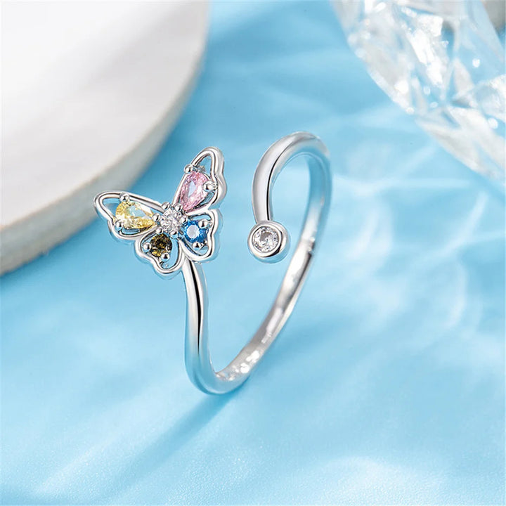 Charme Vrouwelijke Regenboog Kristal Verstelbare Vlinder Open Ring Zilver Kleur Leuke Gift Bruiloft Sieraden Voor Vrouwen