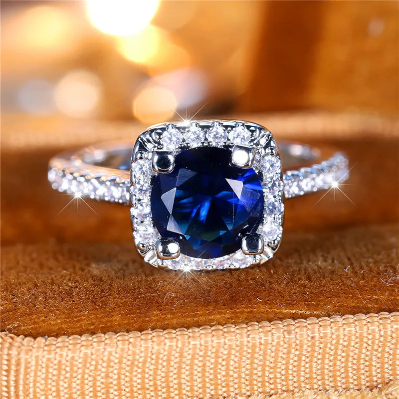 Luxe Vrouwelijke Blauwe Ronde Zirkoon Stenen Ring Trendy Zilveren Kleur Engagement Leuke Bruid Bruiloft Sieraden Cadeau Voor Vrouwen